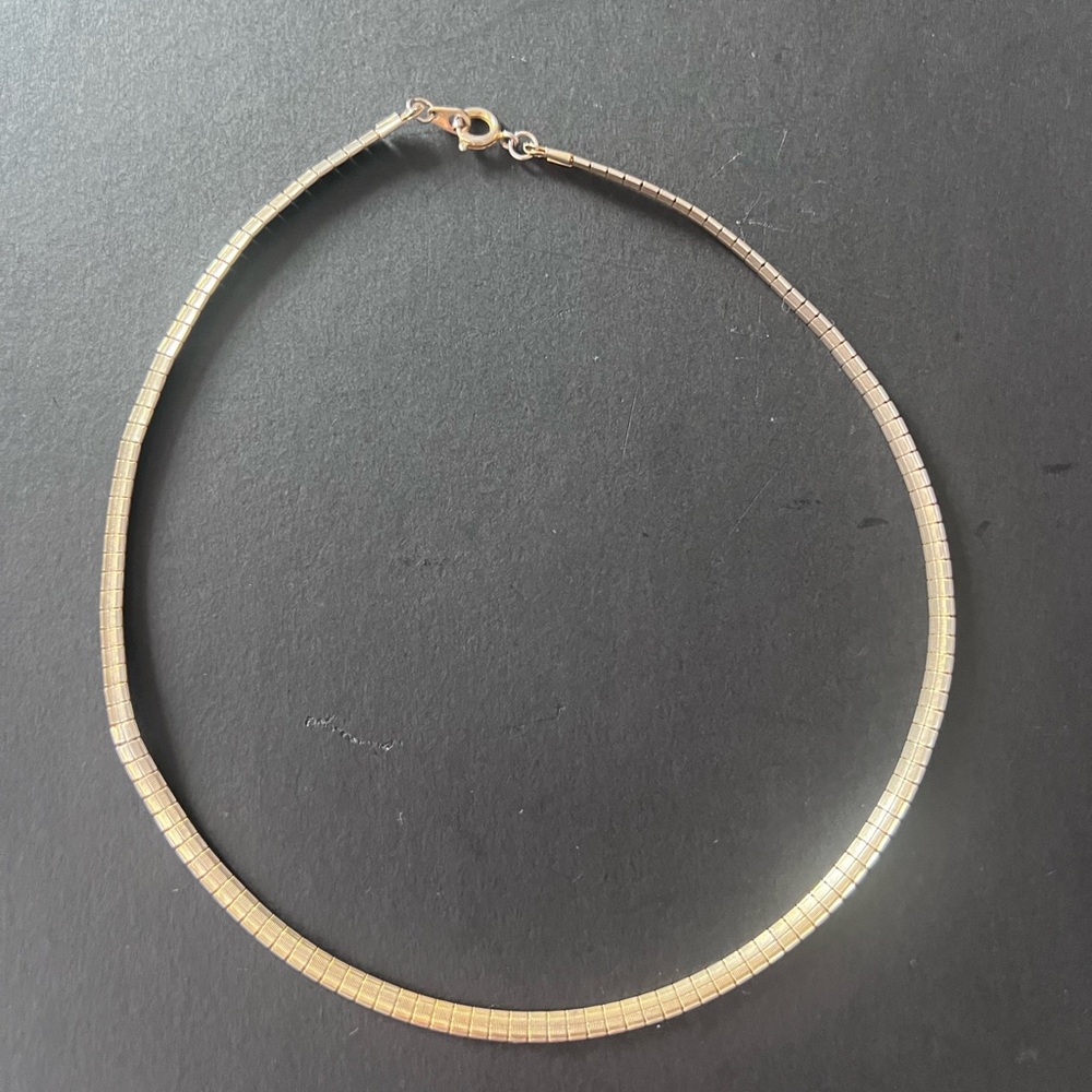 Vintage gold toned necklace